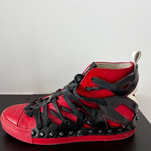 Red and black leather custom made sneakers - Picture 3 of 3